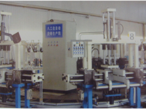 關於重力午夜成人大片機生產時如何保持模具溫度變化恒定呢？